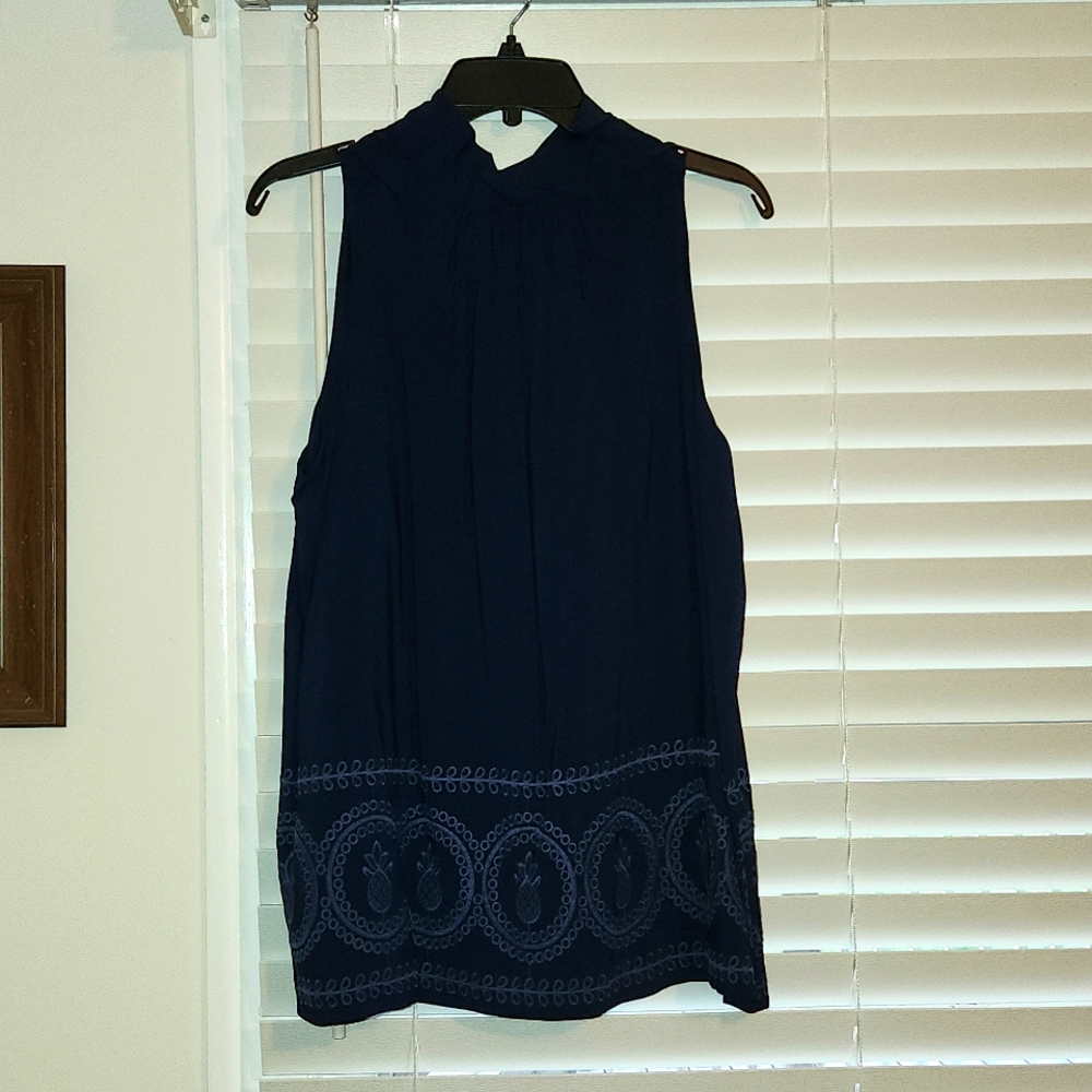 NWT crown&ivy blouse